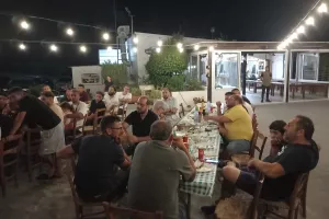 Δείπνο ενόψει πρεμιέρας (φώτος)