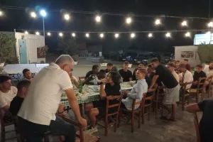 Δείπνο ενόψει πρεμιέρας (φώτος)