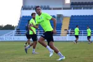 "Φουλάρει" με Μάριο Ηλία ο Εθνικός (φώτος)