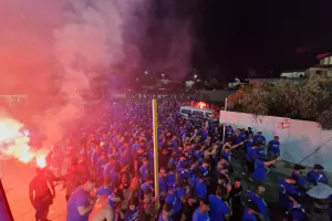 Τρέλα Μαχητών έξω από την Ανατολική! (φώτος)