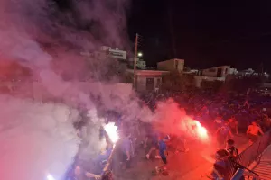 Τρέλα Μαχητών έξω από την Ανατολική! (φώτος)