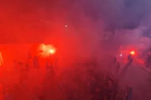 Τρέλα Μαχητών έξω από την Ανατολική! (φώτος)