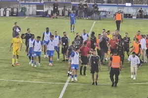 Αποβλήθηκαν Γκαγιέγο και Σα Πίντο! (φώτος)