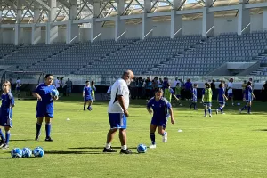 (ΦΩΤΟΣ) Εκδήλωση με Λουίς Φίγκο και άλλους στο "Άλφαμεγα"