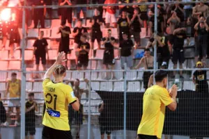 Συλλήψεις τριών οπαδών της ΑΕΚ στον Βόλο