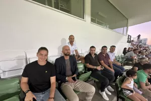 Μεγάλη παρέα με "Παπ"