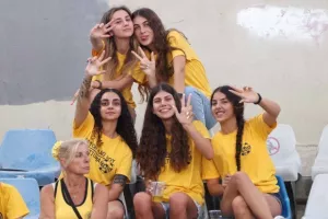 Λιονταρίνες/ΑΕΛ
