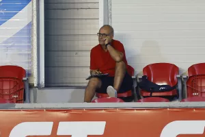 Το χάρηκε... στα επίσημα