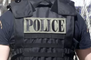 Τι είπε στους αστυνομικούς η 31χρονη Κύπρια που άφησε μόνα τους σπίτι τα 8 μικρά παιδιά της