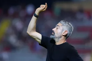 Διαφορετικά 