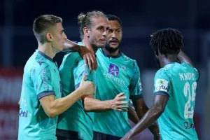Λύτρωση στις καθυστερήσεις και πρώτη “ερυθρόλευκη” νίκη (Φώτος)
