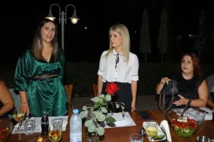 (ΦΩΤΟΣ) Συνάντηση με την πρόεδρο της Βουλής
