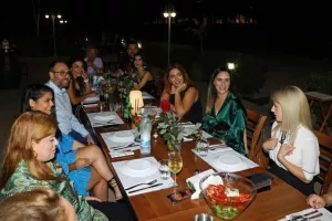 (ΦΩΤΟΣ) Συνάντηση με την πρόεδρο της Βουλής