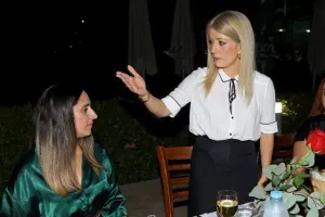 (ΦΩΤΟΣ) Συνάντηση με την πρόεδρο της Βουλής