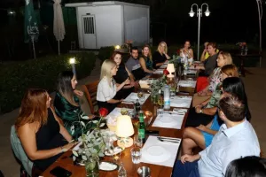 (ΦΩΤΟΣ) Συνάντηση με την πρόεδρο της Βουλής