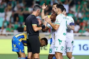 Ομόνοια - ΑΠΟΕΛ: Πράσινο... το ροντέο με τέσσερις αποβολές, αμέτρητες κίτρινες και χαμένο πέναλτι! (φώτος)