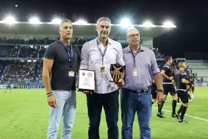 (ΦΩΤΟΣ Kerkida) Τίμησαν τον Δέλλα Σωματείο και εταιρεία Ανόρθωσης