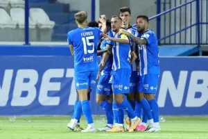 Ανόρθωση - ΑΠΟΕΛ: Ο Μπέλετς κράτησε... όρθιο τον ΑΠΟΕΛ και είπε "όχι" στην "Κυρία"! (φώτος) 