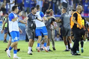 Ανόρθωση - ΑΠΟΕΛ: Ο Μπέλετς κράτησε... όρθιο τον ΑΠΟΕΛ και είπε "όχι" στην "Κυρία"! (φώτος) 