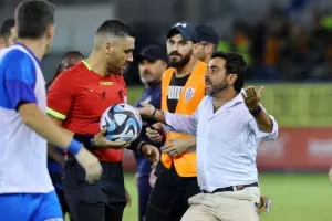 Ανόρθωση - ΑΠΟΕΛ: Ο Μπέλετς κράτησε... όρθιο τον ΑΠΟΕΛ και είπε "όχι" στην "Κυρία"! (φώτος) 