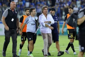 Ανόρθωση - ΑΠΟΕΛ: Ο Μπέλετς κράτησε... όρθιο τον ΑΠΟΕΛ και είπε "όχι" στην "Κυρία"! (φώτος) 