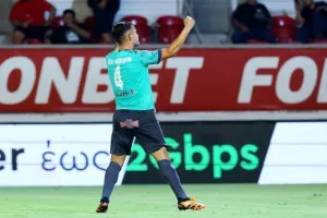 Λύτρωση στις καθυστερήσεις και πρώτη “ερυθρόλευκη” νίκη (Φώτος)