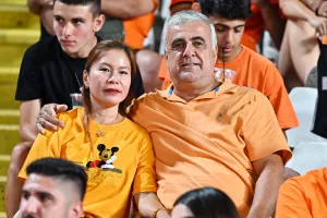 Ο κόσμος στο ΑΠΟΕΛ-Απόλλων (φωτορεπορτάζ)