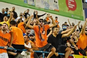 (Φωτορεπορτάζ) Ο κόσμος του ΑΠΟΕΛ 
