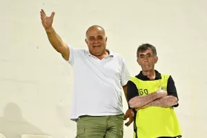 (Φωτορεπορτάζ) Ο κόσμος του ΑΠΟΕΛ 
