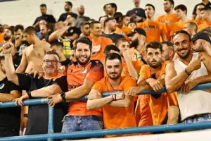 (Φωτορεπορτάζ) Ο κόσμος του ΑΠΟΕΛ 