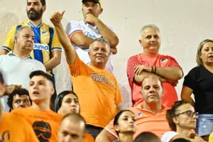 (Φωτορεπορτάζ) Ο κόσμος του ΑΠΟΕΛ 