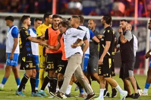 Ανόρθωση - ΑΠΟΕΛ: Ο Μπέλετς κράτησε... όρθιο τον ΑΠΟΕΛ και είπε "όχι" στην "Κυρία"! (φώτος) 