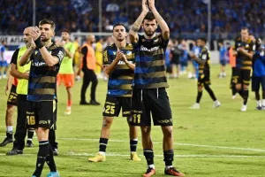 Ανόρθωση - ΑΠΟΕΛ: Ο Μπέλετς κράτησε... όρθιο τον ΑΠΟΕΛ και είπε "όχι" στην "Κυρία"! (φώτος) 