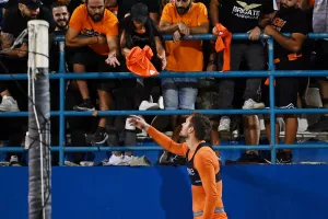 Η φανέλα του MVP σε ΑΠΟΕΛίστα