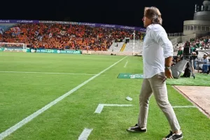 Ομόνοια - ΑΠΟΕΛ: Πράσινο... το ροντέο με τέσσερις αποβολές, αμέτρητες κίτρινες και χαμένο πέναλτι! (φώτος)