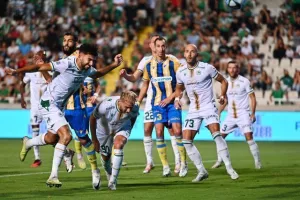 Ομόνοια - ΑΠΟΕΛ: Πράσινο... το ροντέο με τέσσερις αποβολές, αμέτρητες κίτρινες και χαμένο πέναλτι! (φώτος)