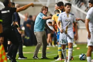 Ομόνοια - ΑΠΟΕΛ: Πράσινο... το ροντέο με τέσσερις αποβολές, αμέτρητες κίτρινες και χαμένο πέναλτι! (φώτος)