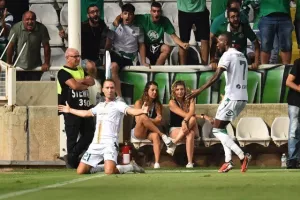 Ομόνοια - ΑΠΟΕΛ: Πράσινο... το ροντέο με τέσσερις αποβολές, αμέτρητες κίτρινες και χαμένο πέναλτι! (φώτος)