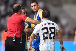 ΑΠΟΕΛ 1-1 Απόλλων: Πέτροβιτς και Νταρίκβα μοίρασαν... το ντέρμπι (φώτος)