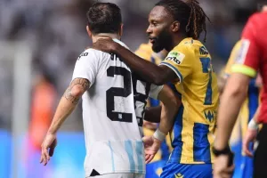 ΑΠΟΕΛ 1-1 Απόλλων: Πέτροβιτς και Νταρίκβα μοίρασαν... το ντέρμπι (φώτος)