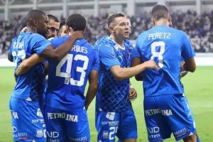 Άρης - Απόλλων: Του έσπασε το αήττητο και... έπιασε κορυφή! (φωτος)