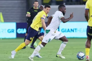 ΑΕΛ 0-0 Ομόνοια: "Ανίκητοι" Μούριελ και Φαμπιάνο, στο "μηδέν" το ντέρμπι (φώτος)