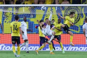 ΑΕΛ 0-0 Ομόνοια: "Ανίκητοι" Μούριελ και Φαμπιάνο, στο "μηδέν" το ντέρμπι (φώτος)