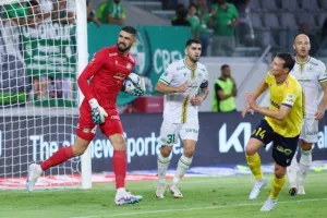 ΑΕΛ 0-0 Ομόνοια: "Ανίκητοι" Μούριελ και Φαμπιάνο, στο "μηδέν" το ντέρμπι (φώτος)