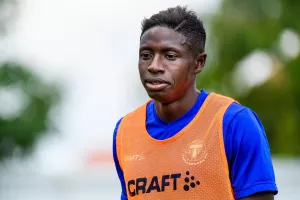 Συμφωνία με Pa Konate
