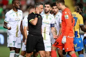 Ομόνοια - ΑΠΟΕΛ: Πράσινο... το ροντέο με τέσσερις αποβολές, αμέτρητες κίτρινες και χαμένο πέναλτι! (φώτος)