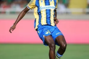 Ομόνοια - ΑΠΟΕΛ: Πράσινο... το ροντέο με τέσσερις αποβολές, αμέτρητες κίτρινες και χαμένο πέναλτι! (φώτος)