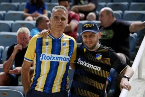 Πιστοί ΑΠΟΕΛίστες... 