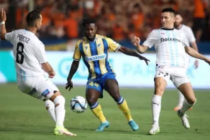ΑΠΟΕΛ 1-1 Απόλλων: Πέτροβιτς και Νταρίκβα μοίρασαν... το ντέρμπι (φώτος)