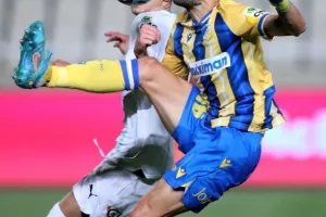 ΑΠΟΕΛ 1-1 Απόλλων: Πέτροβιτς και Νταρίκβα μοίρασαν... το ντέρμπι (φώτος)